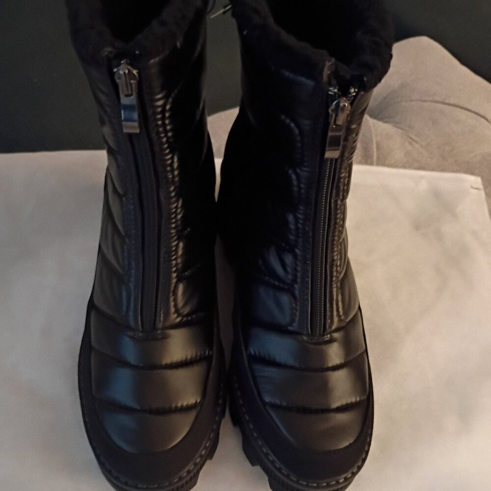 CANADA WEATHER GEAR BLACK ZIP FRONT WATER RESISTENT LUG SOLE SNOW BOOT NWOT NWOB